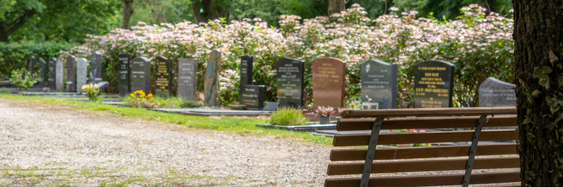 gedenksteen op een graf
