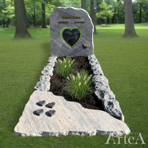 Grafsteen met hart en bronzen letters