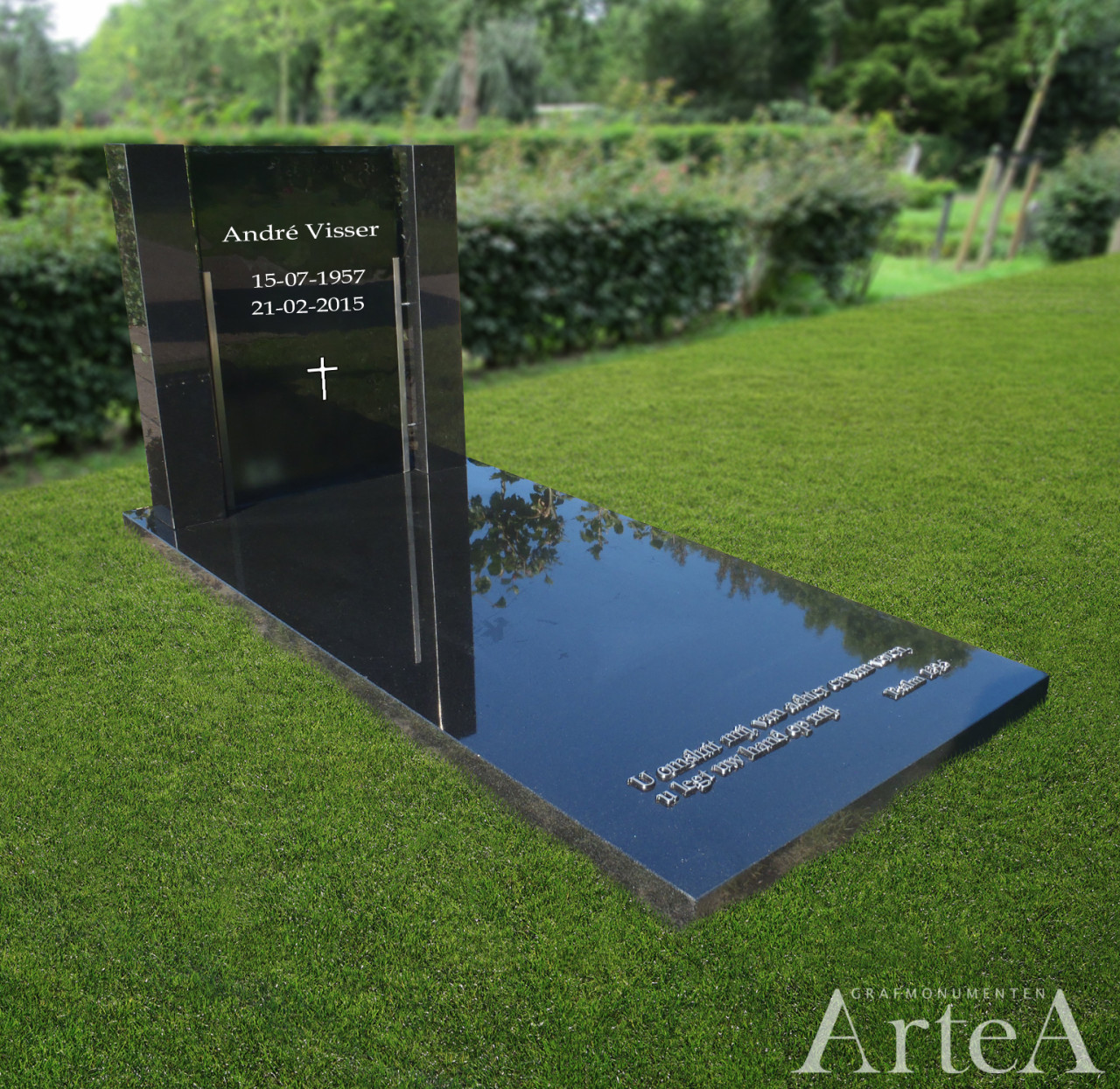 grafzerk in zwart natuursteen met zwart glas