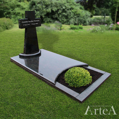 Grafsteen met kruis en bloemen