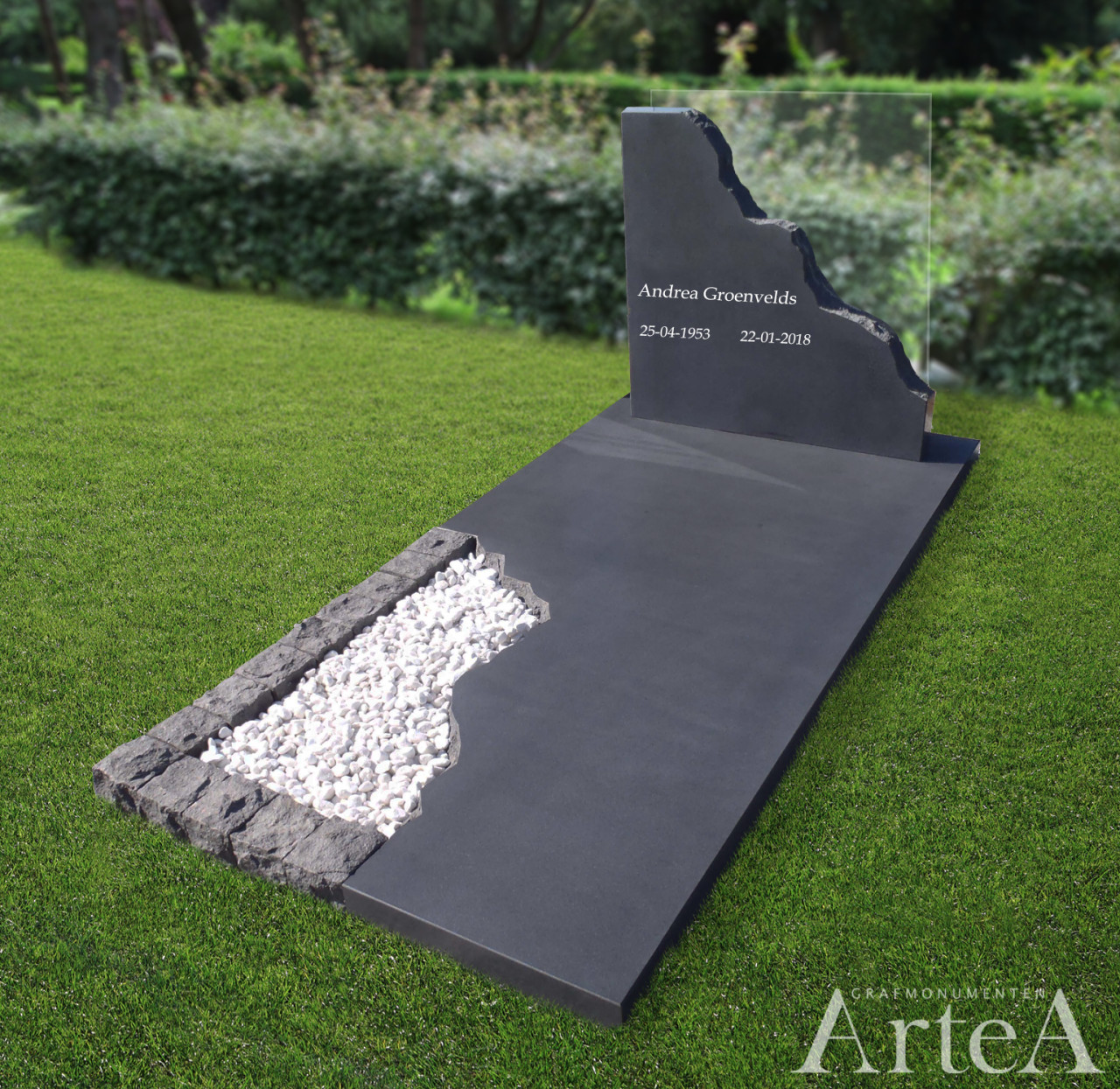 Grafmonument van gezoet zwart graniet met een ruwe kant en een glasplaat, deze grafsteen heeft ook nog klinkers