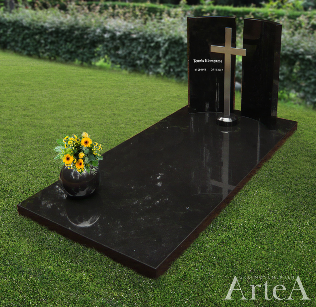 Grafsteen met kruis van zwart graniet
