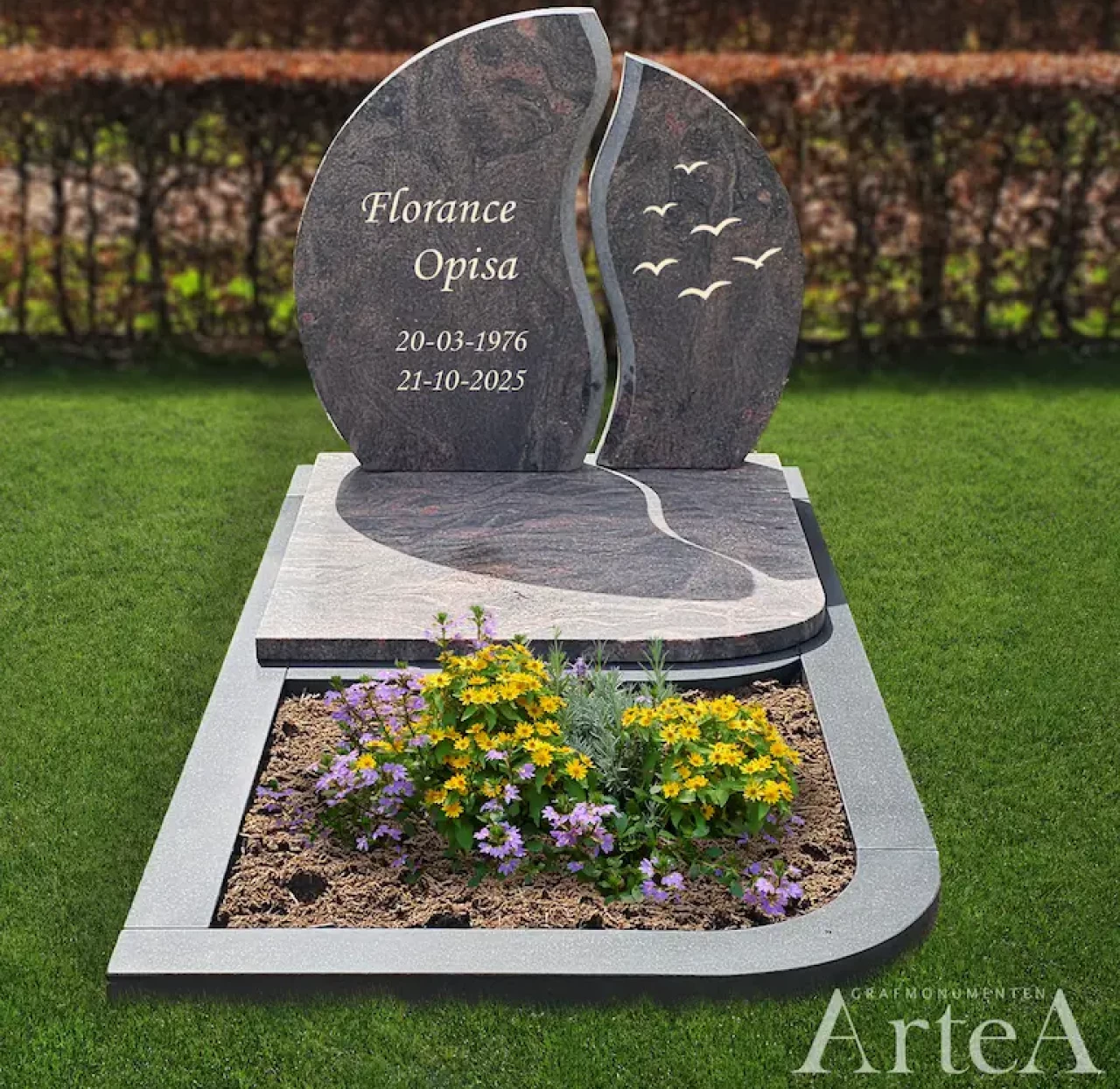 Grafsteen met organische vormen van graniet