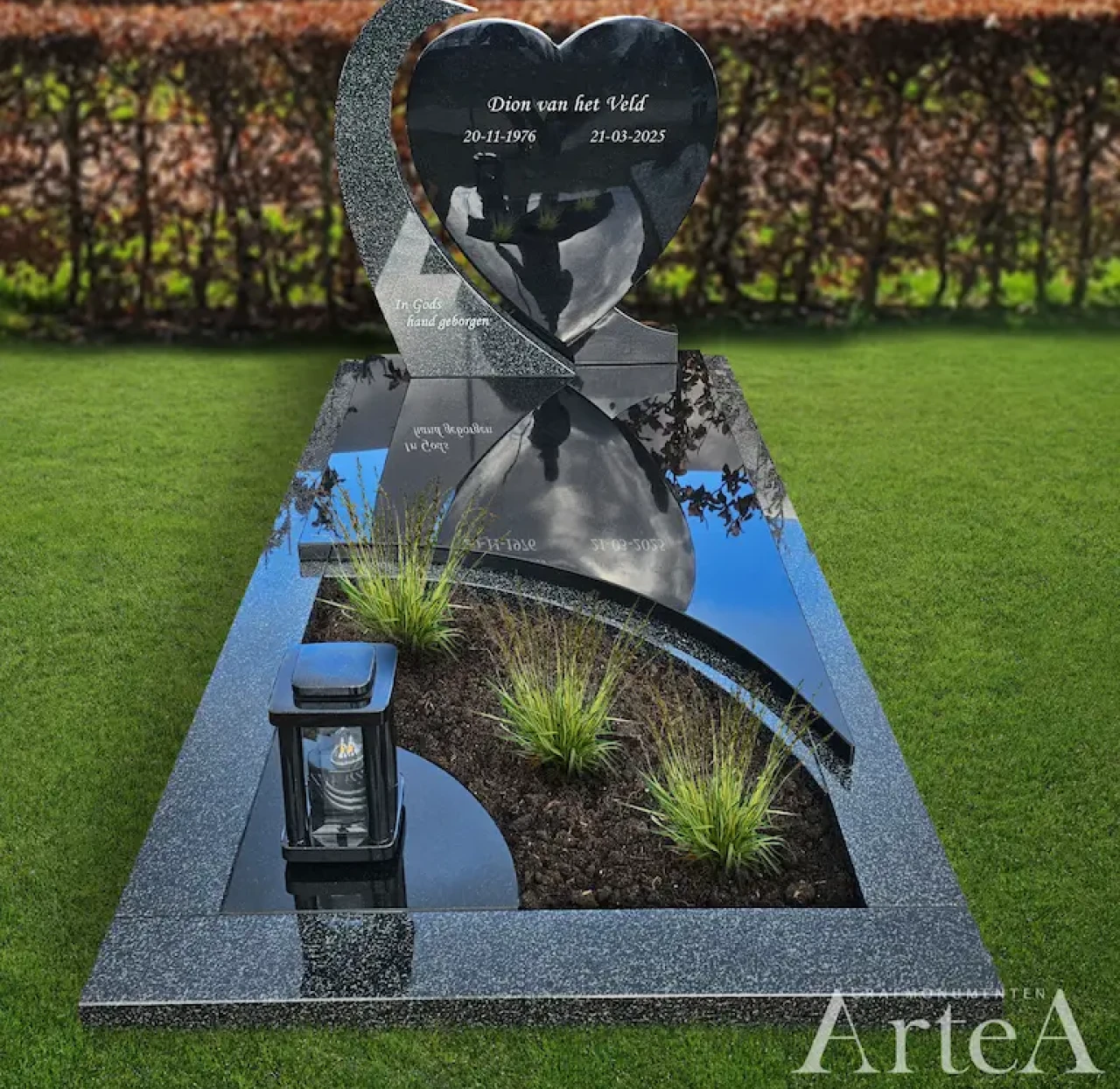 Grafsteen van zwart graniet met hart