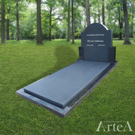 Grafsteen klassiek grafmunment met zwart gezoet graniet