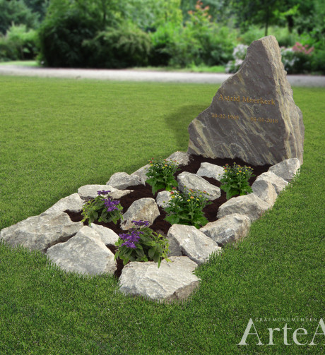 Grafsteen met ruwe kei