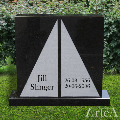 Korte grafsteen met RVS