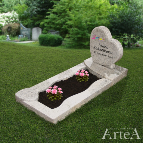 Kindermonument met hart en tuin kindersteen gekleurde letters