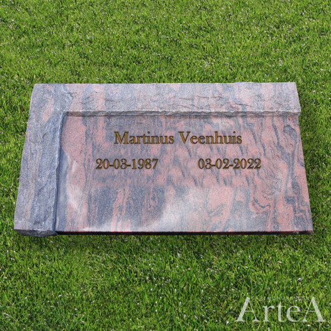 Letterplaat met ruw graniet