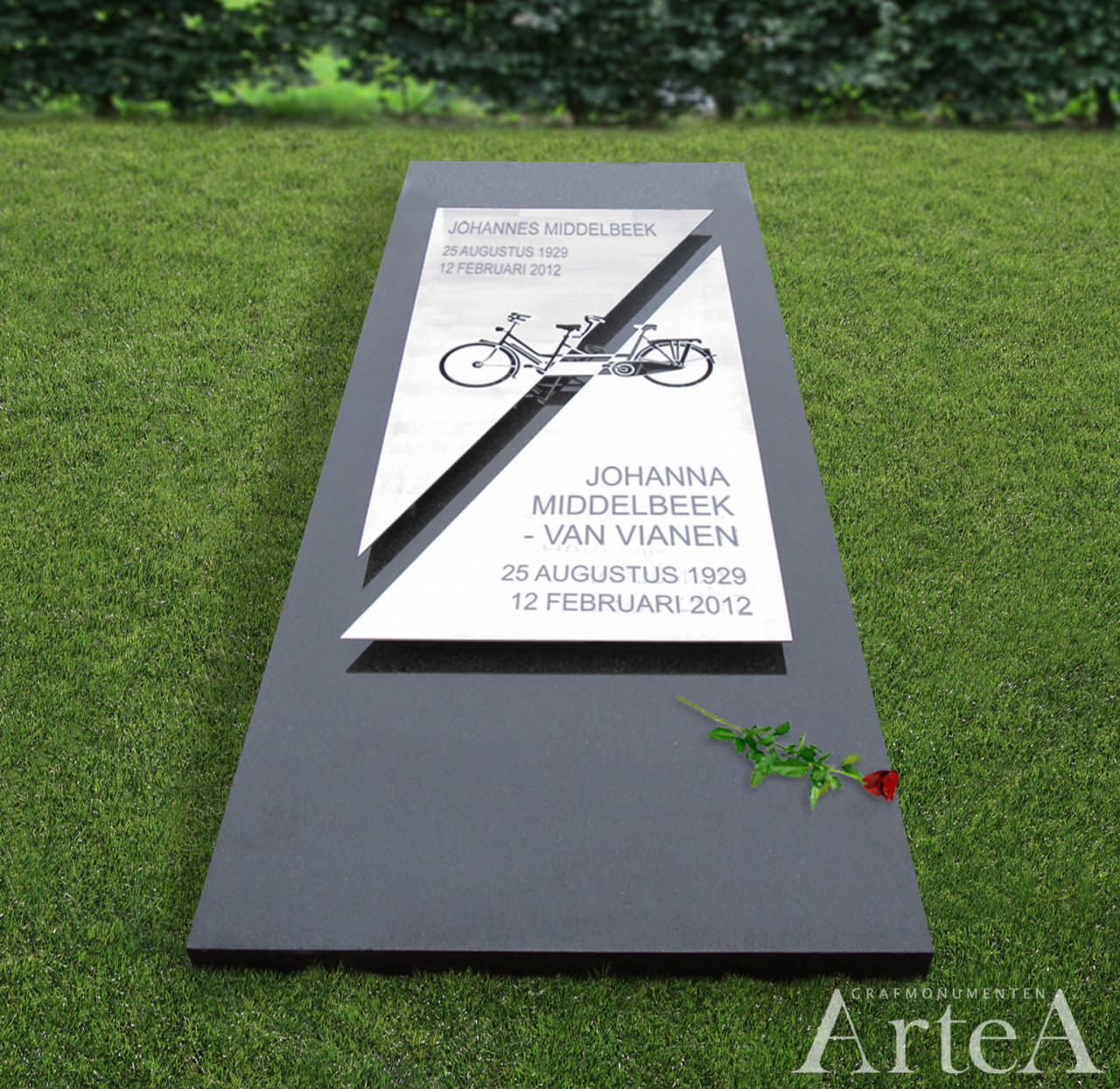 Liggend grafmonument met RVS plaat en fiets en roos