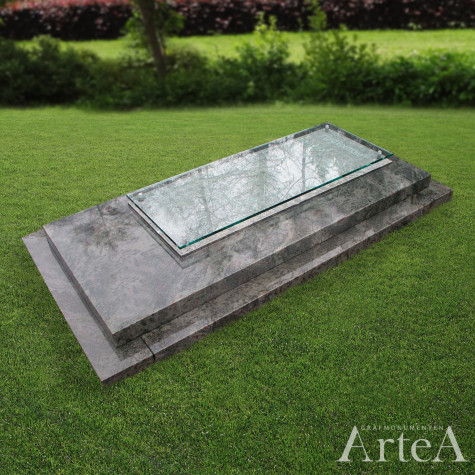 Liggend grafmonument grafzerk met glasplaat grijs blauw graniet