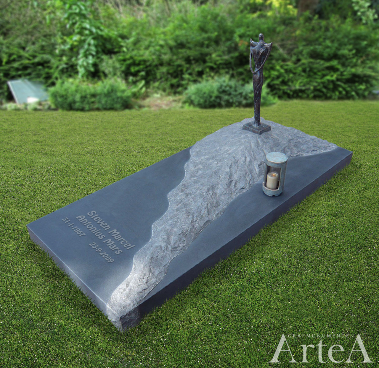 Liggende grafzerk met beeld en ruw gedeelte graniet