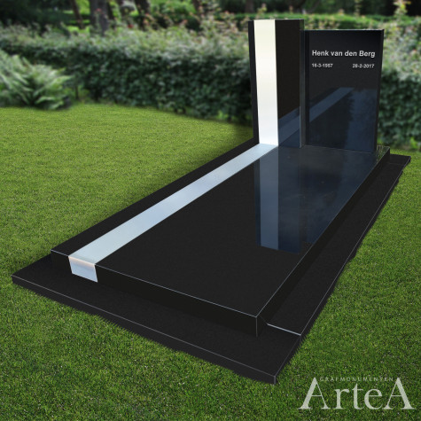 Moderne grafsteen zwart met band van rvs