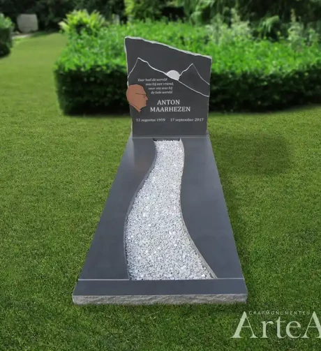 grafsteen van ruw en mat graniet in Barneveld