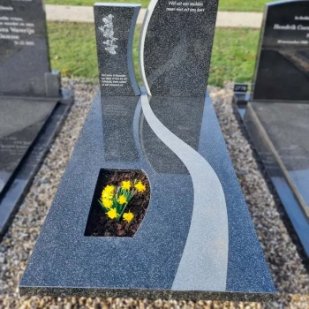 Klassieke grafsteen geplaatst door Artea Grafmonumenten