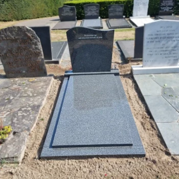 Klassieke grafsteen geplaatst door Artea Grafmonumenten