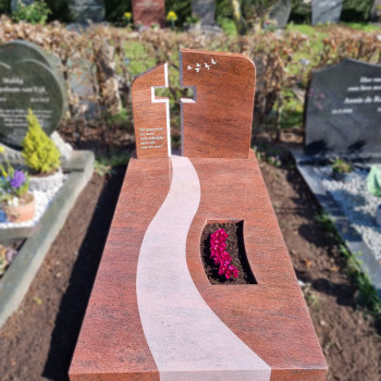 Grafsteen van rood graniet met kruis