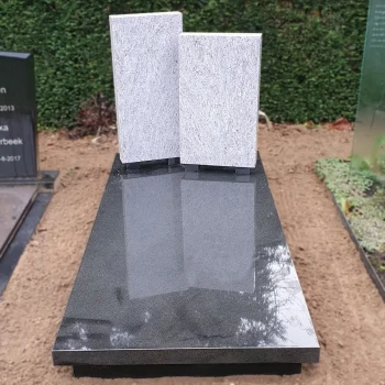 Moderne grafsteen geplaatst door Artea Grafmonumenten