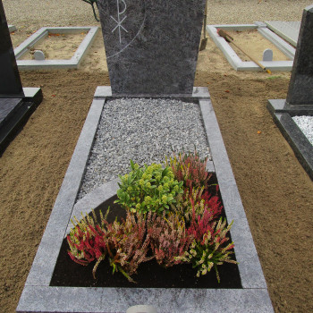 Grafsteen basis met christelijk teken