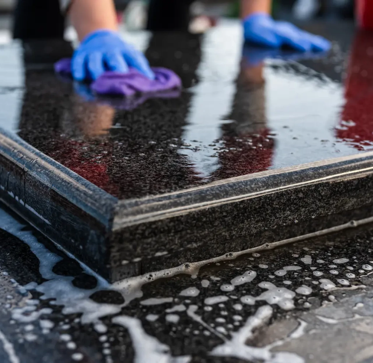 Tips voor het reinigen van een grafsteen