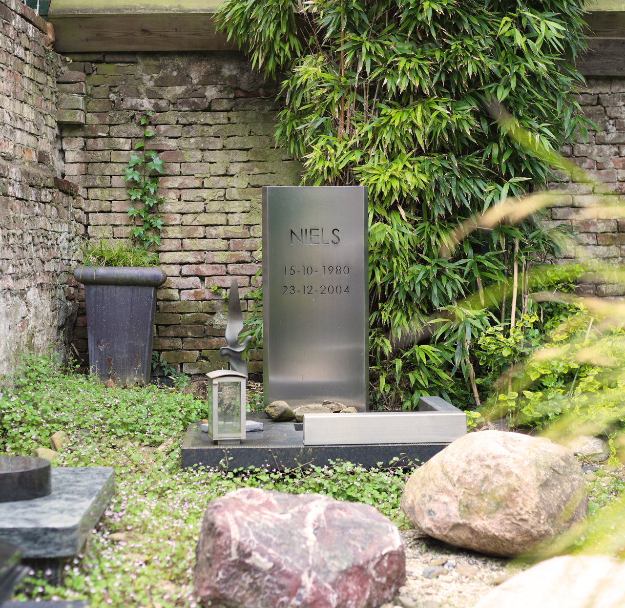 Inspiratie tuin Alkmaar grafstenen