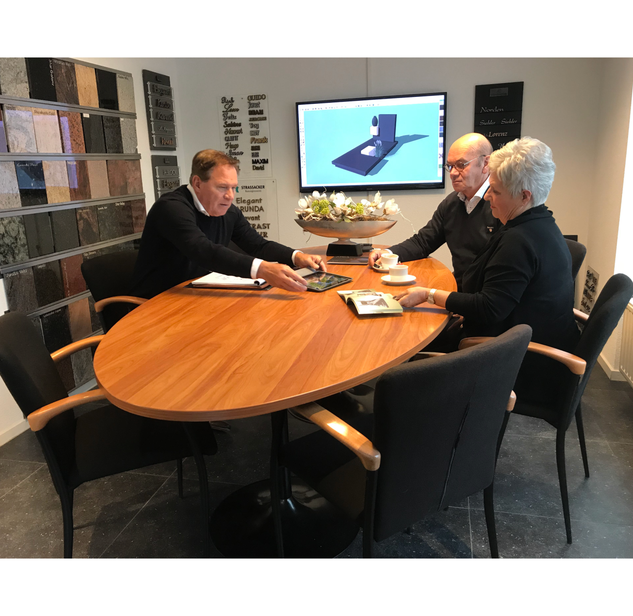 Mensen die een vrijblijvende afspraak hebben gemaakt bij artea grafmonumenten