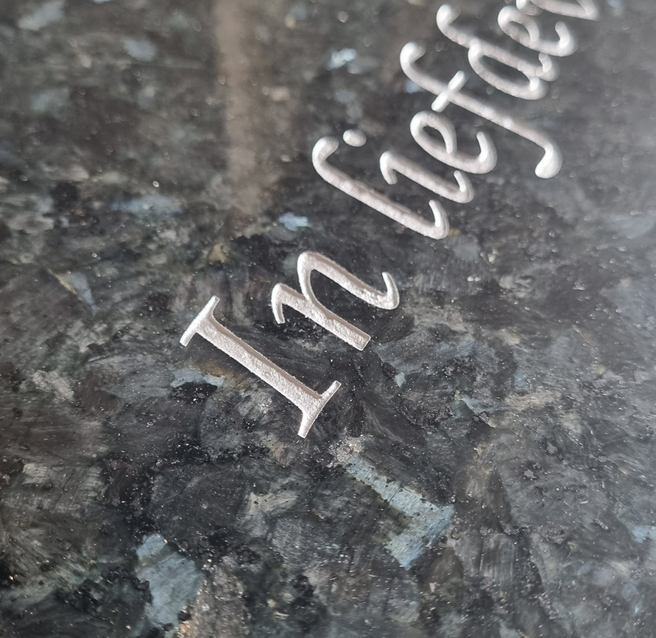 Nieuwe tekst voor een bijzetting op de grafsteen